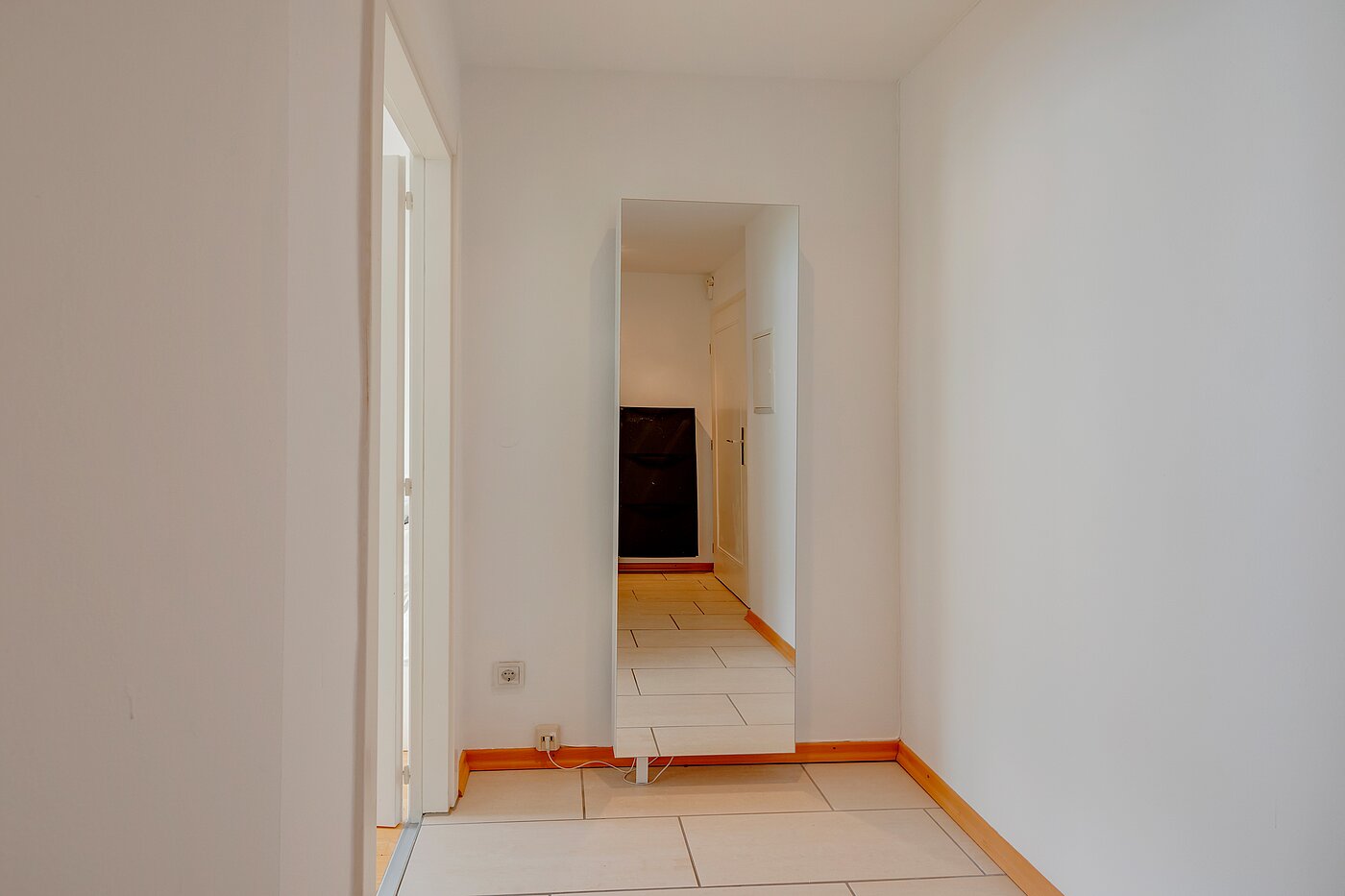 Flad med 2 Værelser | München-Schwabing | 70130 | Diele Blickrichtung Wohnzimmer