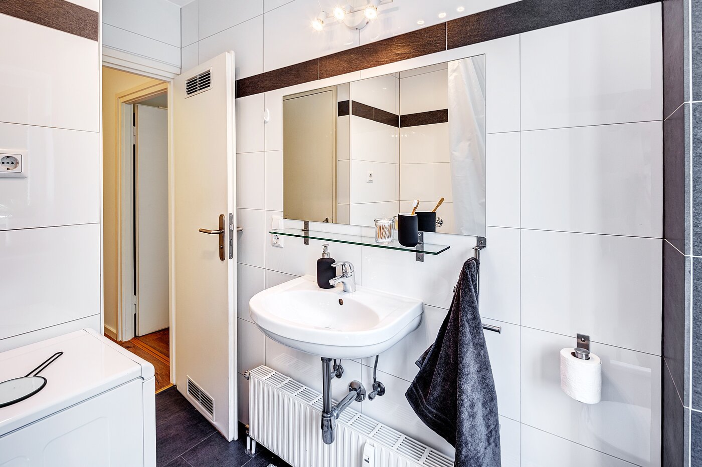 Plat cu 2.5 Camere | München-Berg am Laim | 70030 | Tageslichtbad mit...