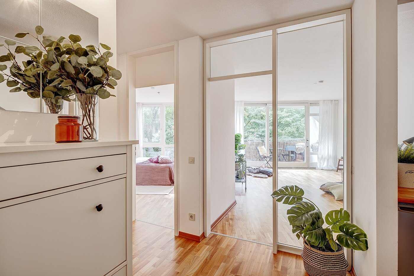 apartamento em prédio com 2 Zimmern | München-Schwabing | 2109ML3 | Blick vom Eingangsbereich