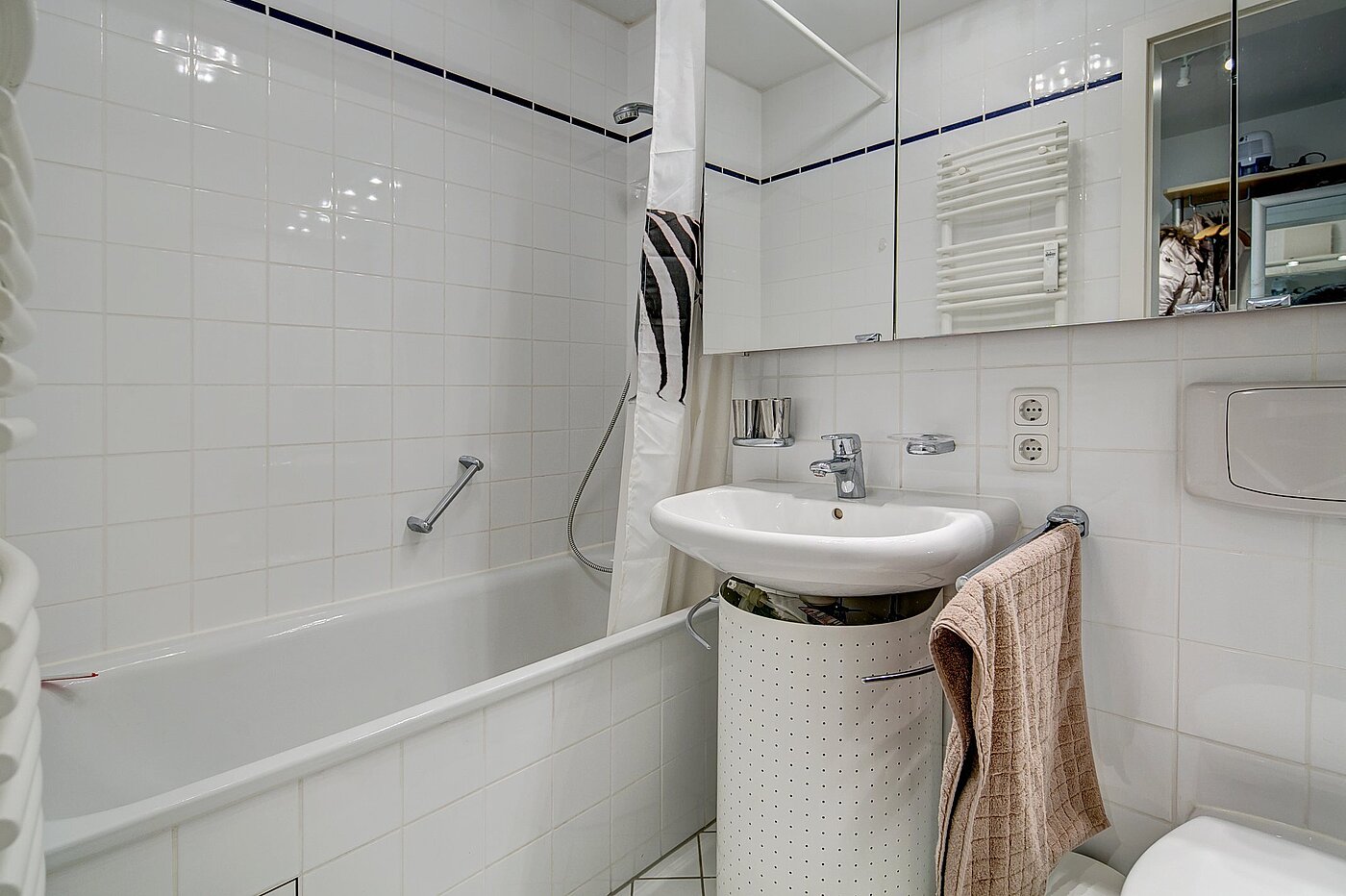Plat met 1 Kamer | München-Isarvorstadt | 2104ML6 | Bad mit Badewanne