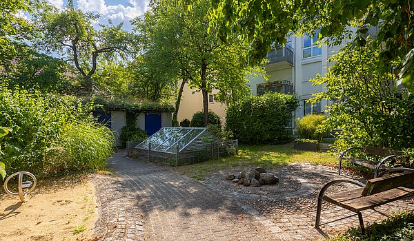 Mieszkanie na parterze z 2 Pokoje | München-Laim | 70464 | ...Innenhof zum...