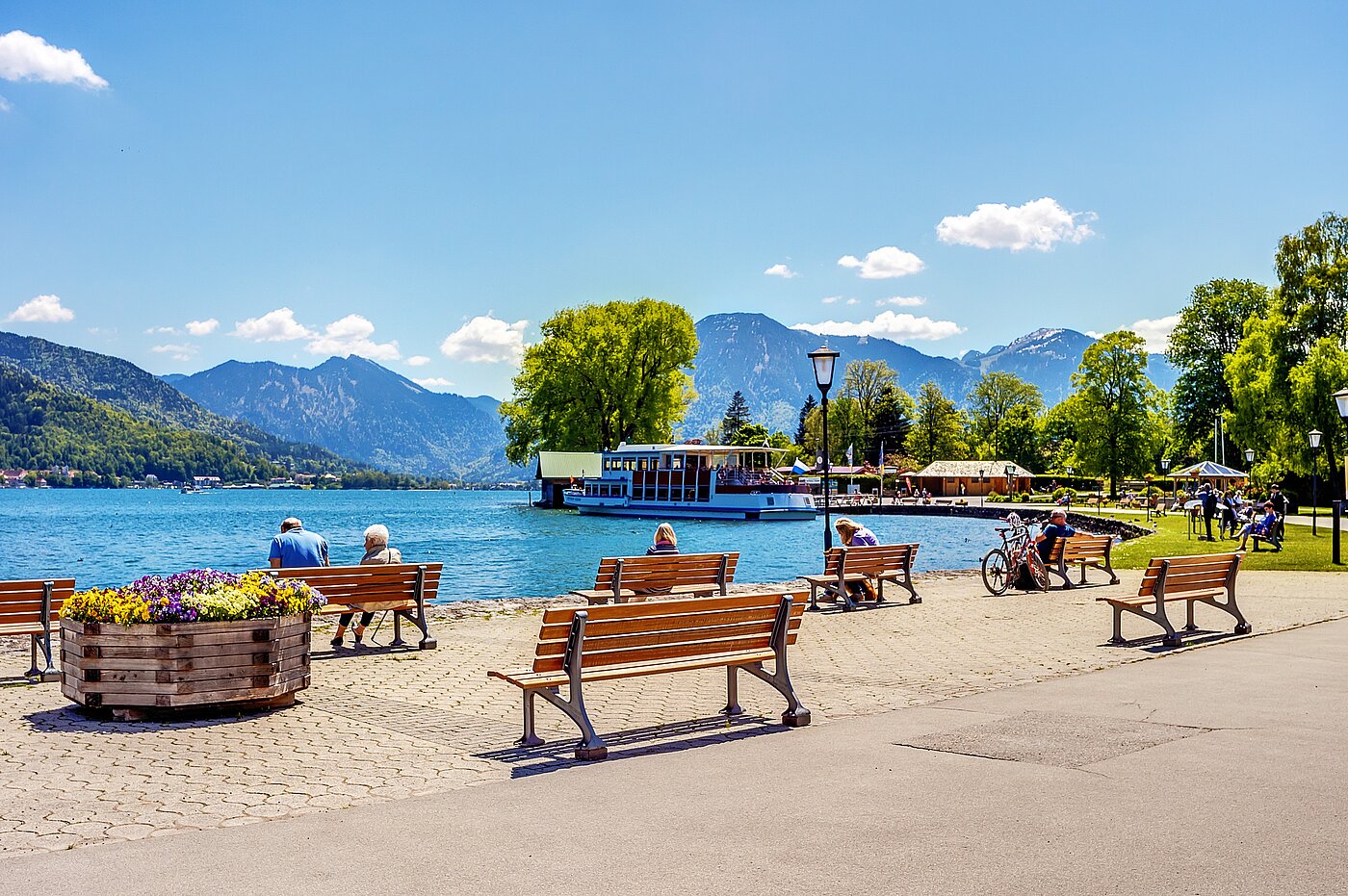 Mehrfamilienhaus s spletno stranjo . 10 Sobe | Bad Wiessee | 70212 | Seepromenade Bad Wiessee