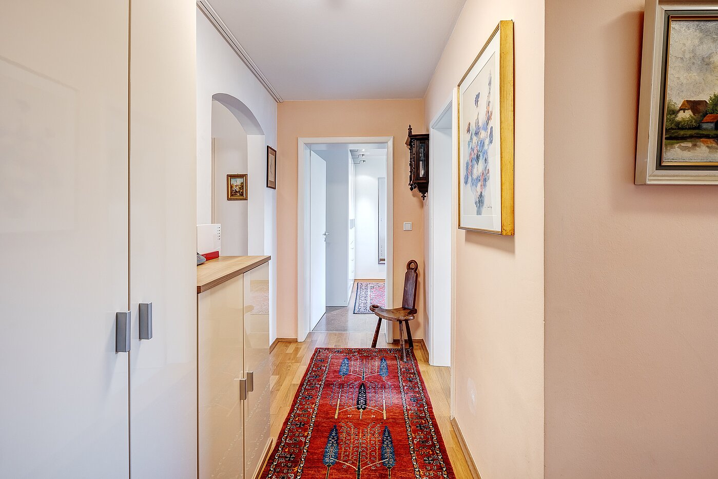 Ravna stran s spletno stranjo . 3 Sobe | München-Bogenhausen | 2112ML3 | ...ausreichend Stellfläche