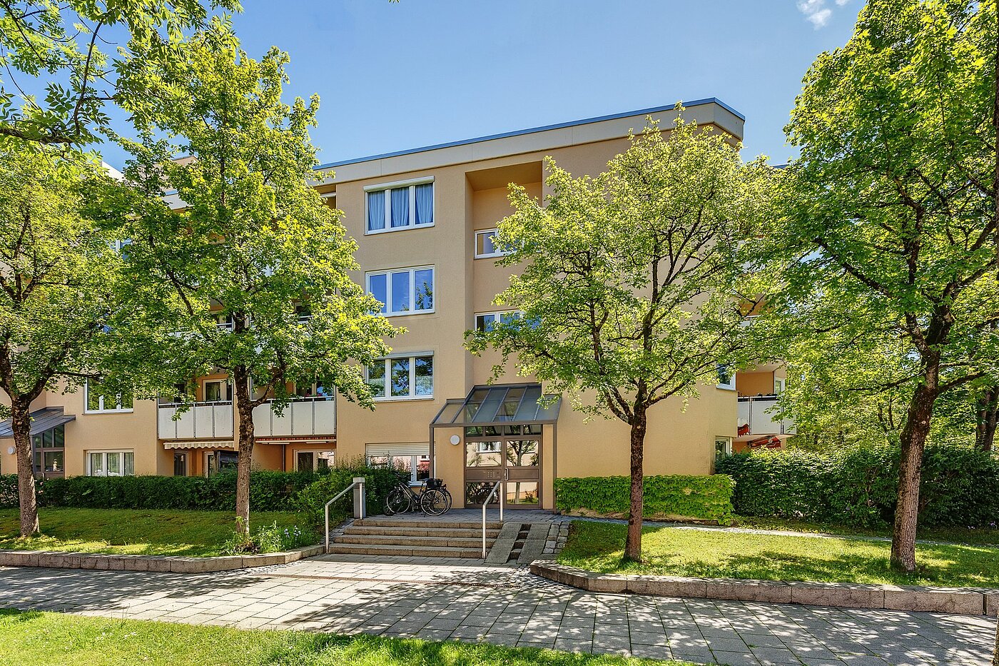 Stanovanje v pritličju s spletno stranjo . 4.5 Sobe | München-Perlach | 2003ML6 | Hausansicht