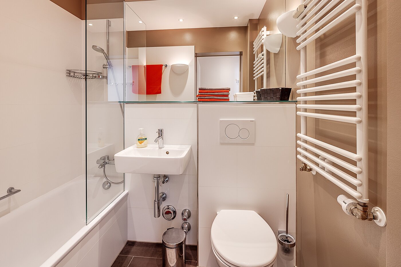 Плосък с 1.5 Стаи | München-Schwanthalerhöhe | 2211ML8 | Gefliestes Bedezimmer