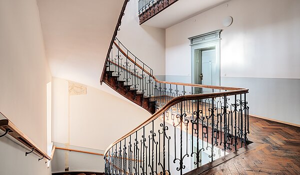 Lapos a  címen 2 Szobák | München-Isarvorstadt | 703031 | Eingangstür