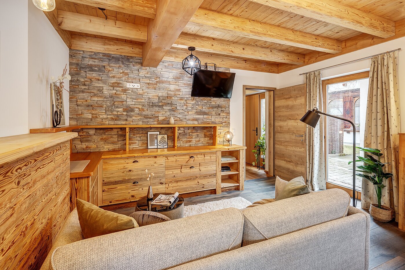Düz ile 6 Odalar | 70095 | ...mit gemütlichem Sofa...