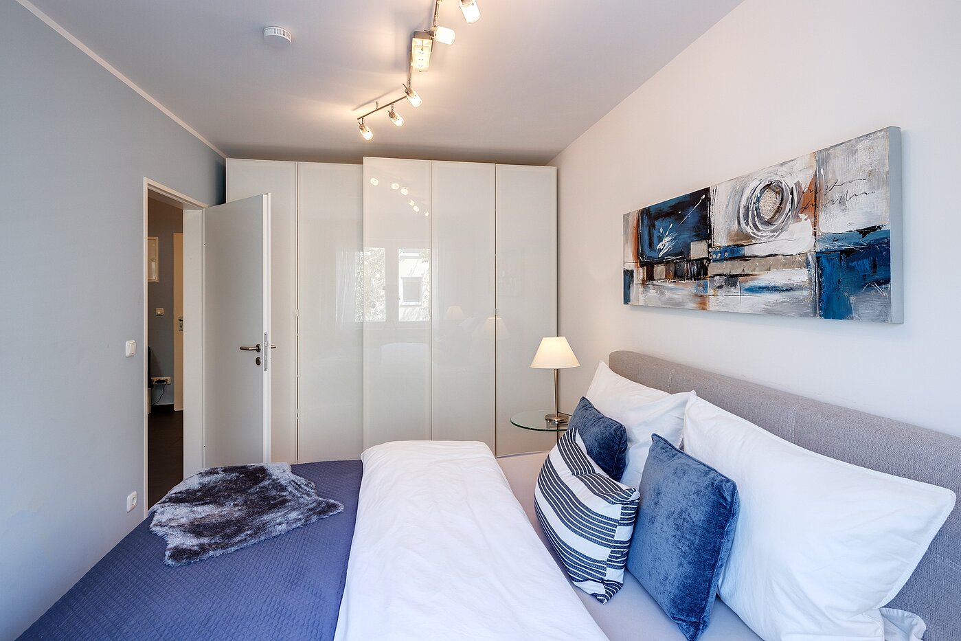 Плосък с 2 Стаи | München-Schwabing | 70013 | ...mit reichlich Stauraum