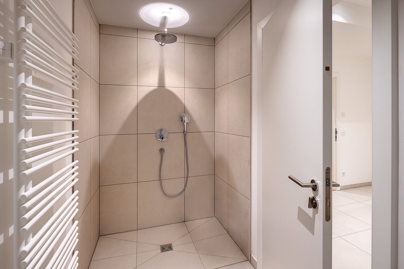 Terrassenwohnung с 3 Стаи | München-Harlaching | 70371 | Duschbad