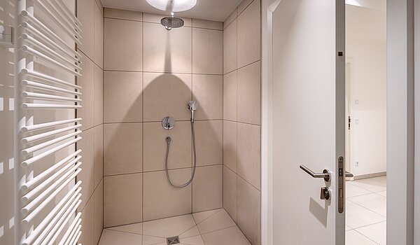 Terrassenwohnung a  címen 3 Szobák | München-Harlaching | 70371 | Duschbad