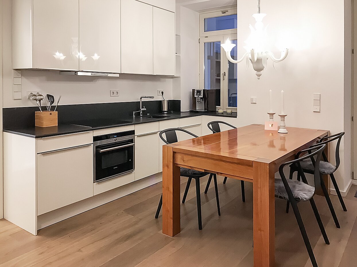 Апартамент на партерния етаж с 1.5 Стаи | München-Lehel | 70149 | Hochwertige Einbauküche mit...