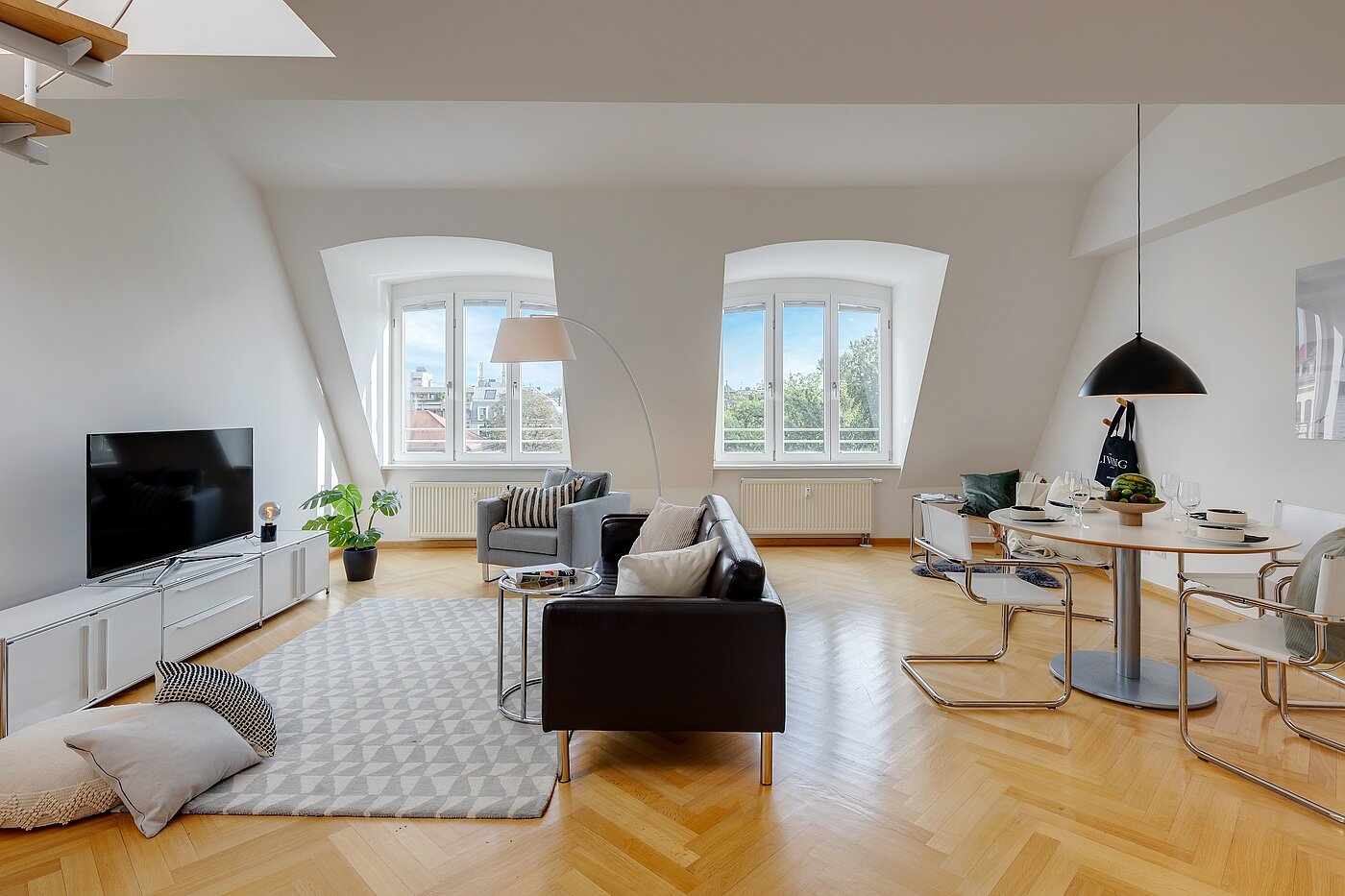Flad med 2 Værelser | München-Schwabing | 2208ML2