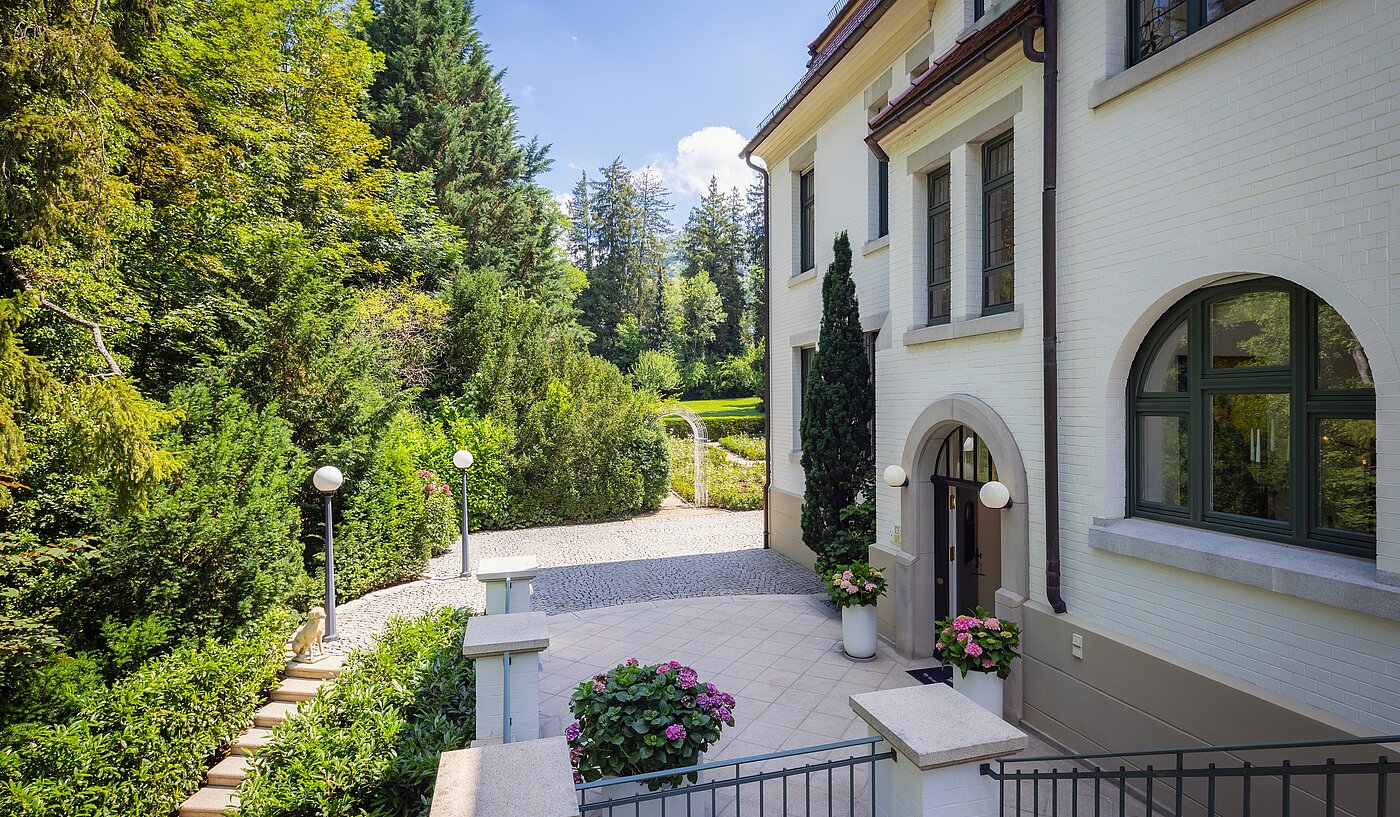 Villa з 9 Кімнати | Reutlingen | 70231 | Eingangsbereich