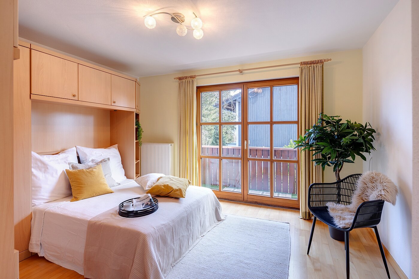 Ravna stran s spletno stranjo . 2 Sobe | München-Trudering | 701781 | Schlafzimmer mit...