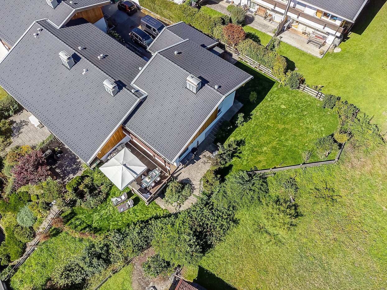 Rohový řadový dům s 3 Pokoje | Kreuth | 70037 | Luftbild auf das Grundstück