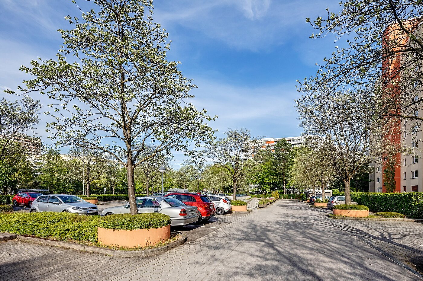 Плоский з 2 Кімнати | München-Perlach | 1904ML5 | Parkplatz