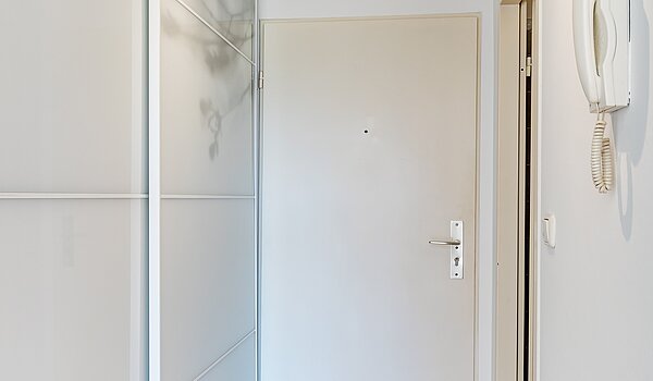 Apartment a  címen 2 Szobák | München-Feldmoching | 70466 | Flur Richtung Eingang