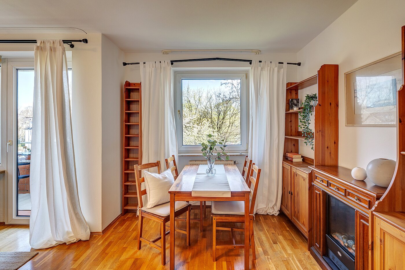 Flad med 3 Værelser | München-Forstenried | 2204ML1 | ...Essecke und...