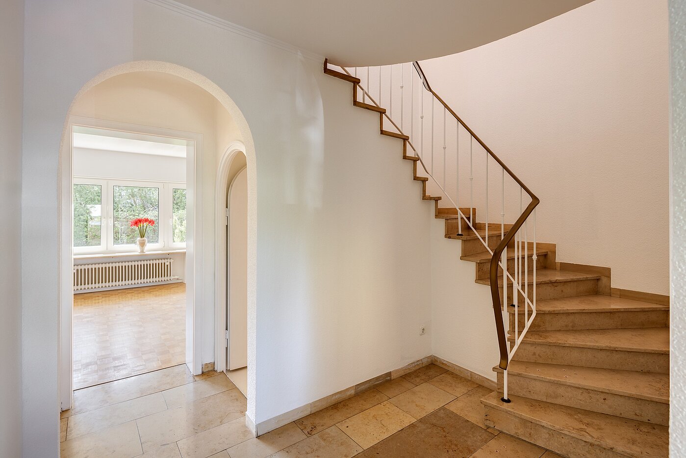 Dom w zabudowie bliźniaczej z 4 Pokoje | München-Solln | 70120 | Treppenhaus Erdgeschoß