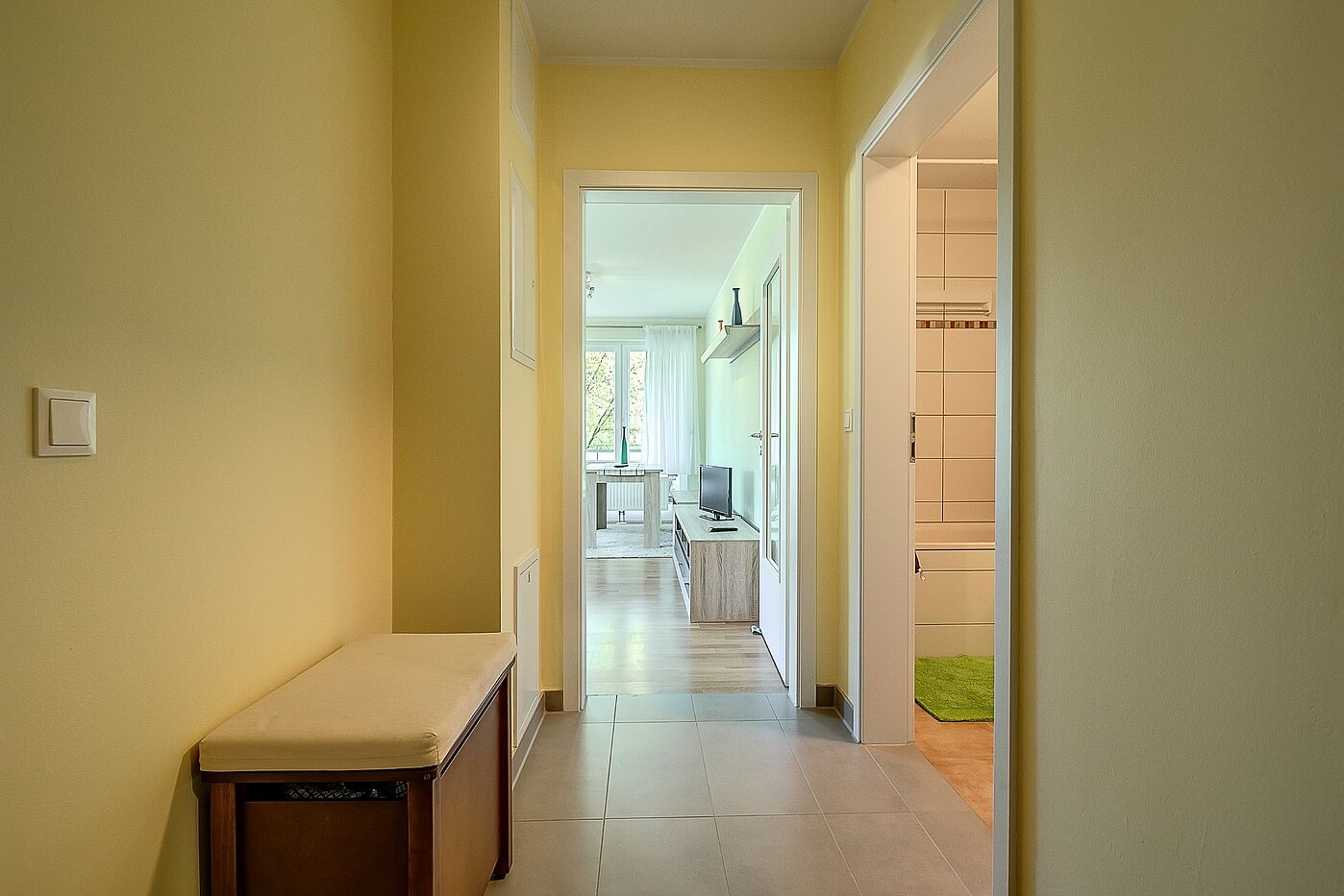 apartamento em prédio com 2 Zimmern | München-Milbertshofen | 2004ML3 | geräumiger Flur