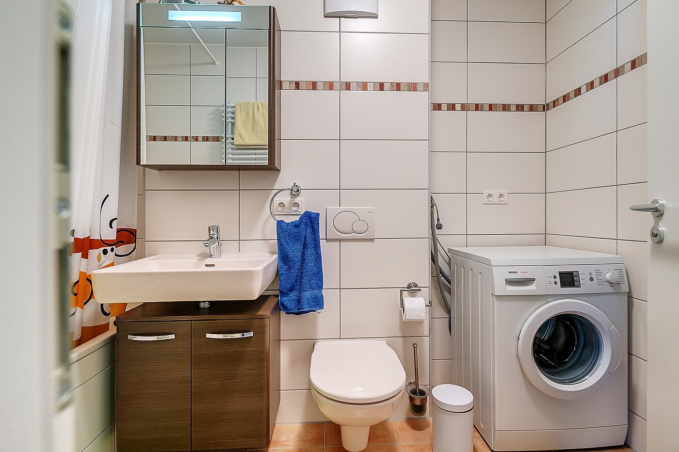apartamento em prédio com 2 Zimmern | München-Milbertshofen | 2004ML3 | Bad mit Wanne