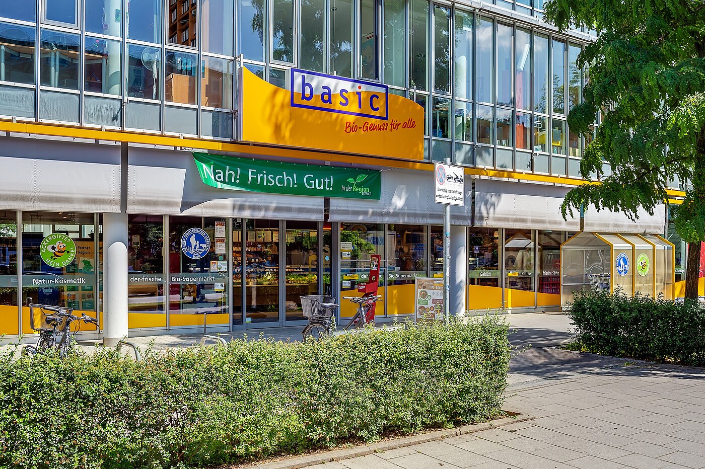 Ravna stran s spletno stranjo . 3 Sobe | München-Bogenhausen | 2112ML3 | ...um´s Eck