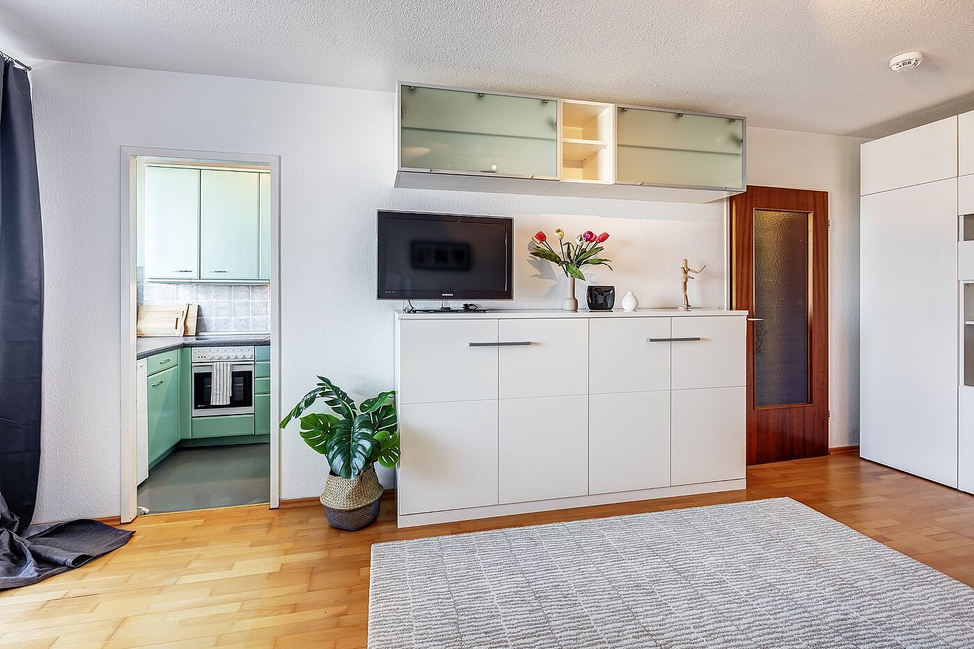 Apartment with 1 room | München-Laim | 2107ML8 | Geräumiges Wohnzimmer...