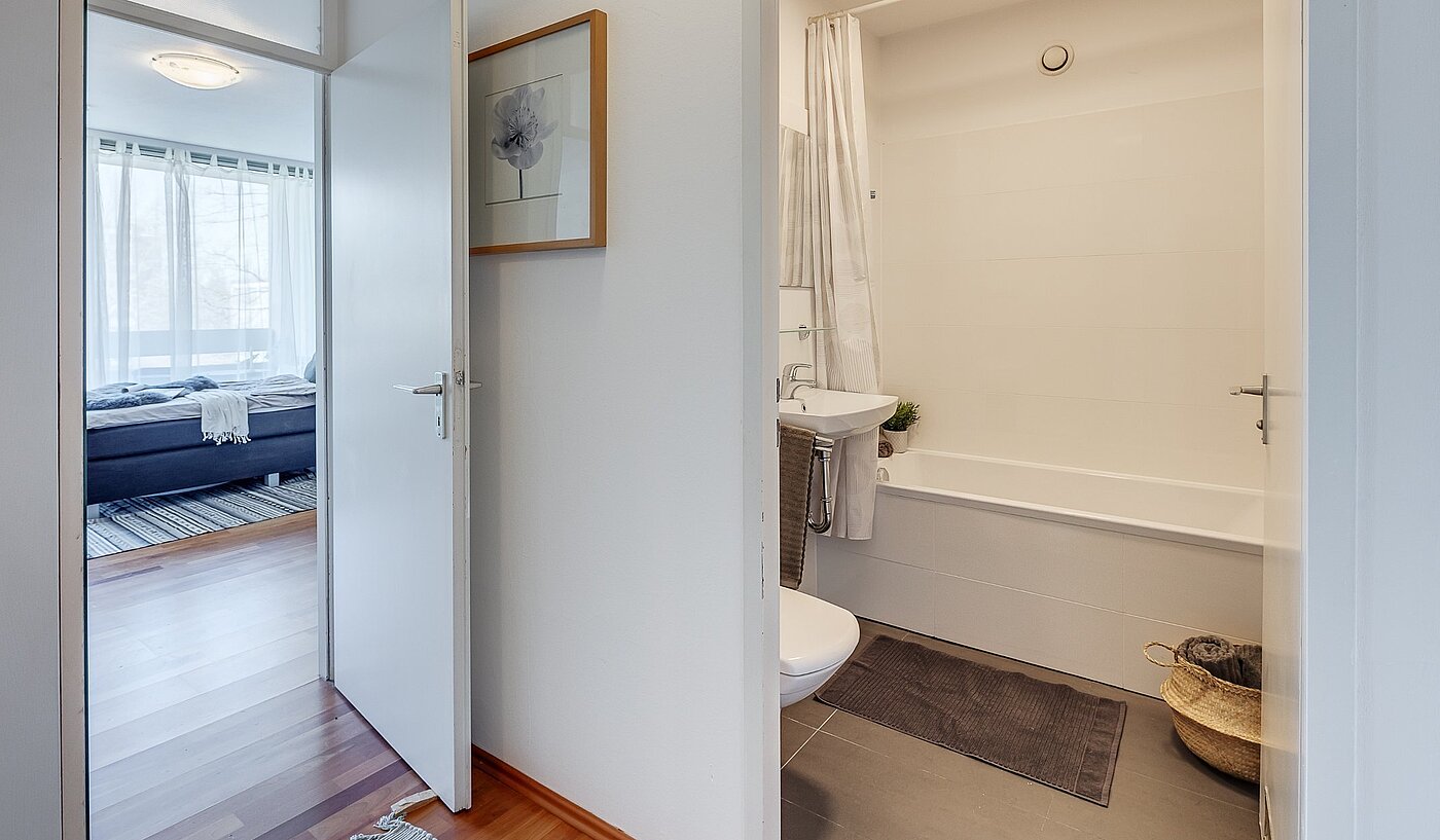 Ploché s 1 Pokoj | München-Bogenhausen | 2103ML6 | Blick ins Wannenbad