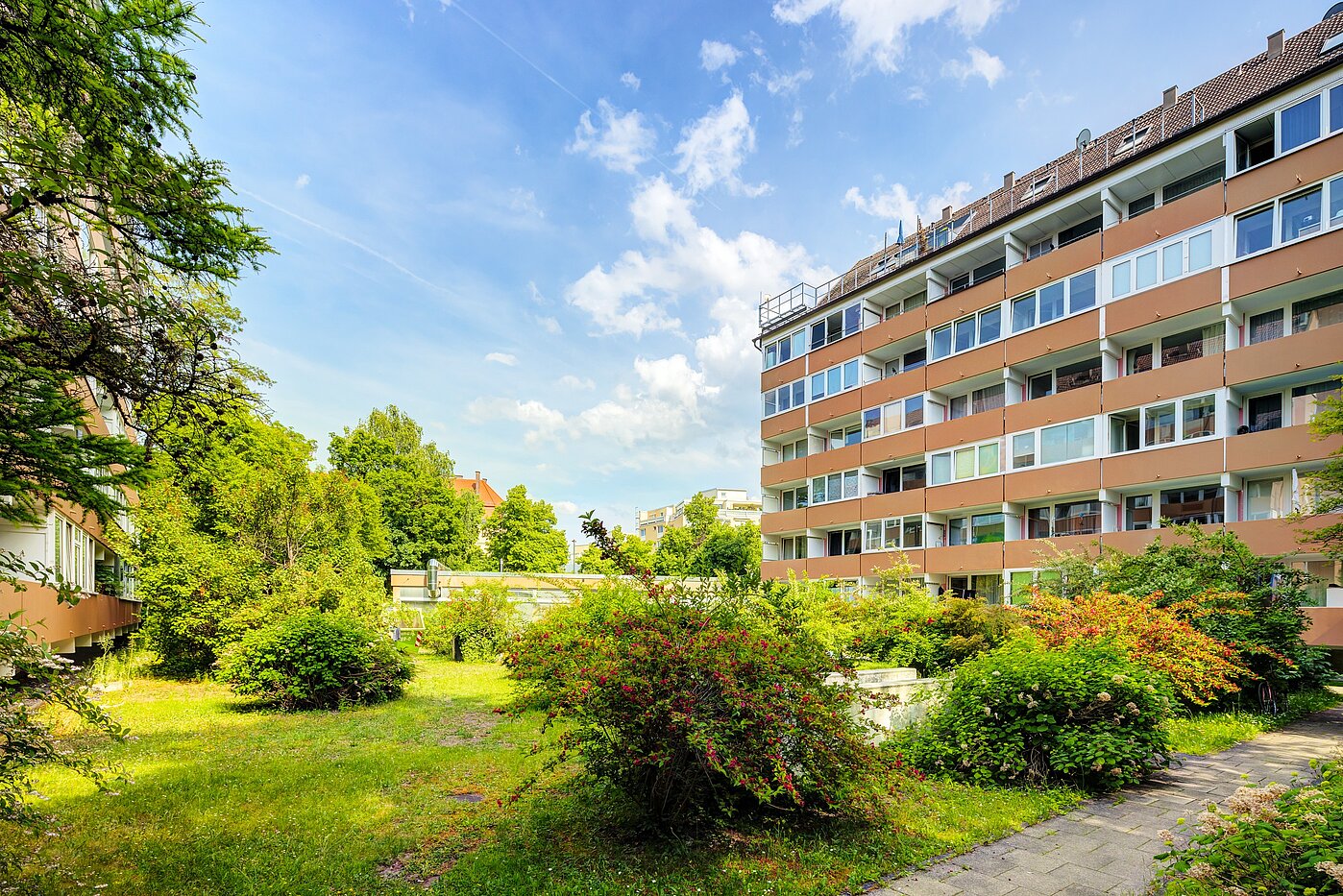 Ploché s 1 Izba | München-Neuhausen | 702271 | Gartenansicht