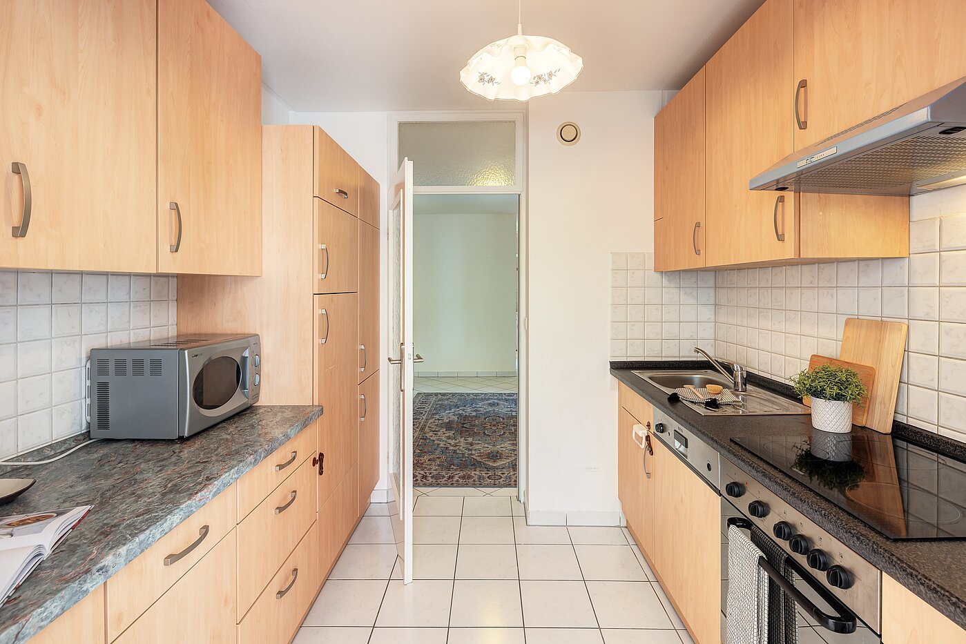 Ploché s 3 Pokoje | München-Bogenhausen | 70261 | Praktische Durchgangsküche...