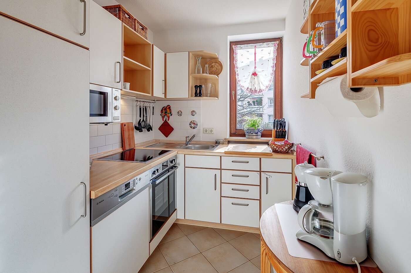 Επίπεδη με 2 Δωμάτια | München-Schwabing | 2205ML62 | Küche mit Fenster...