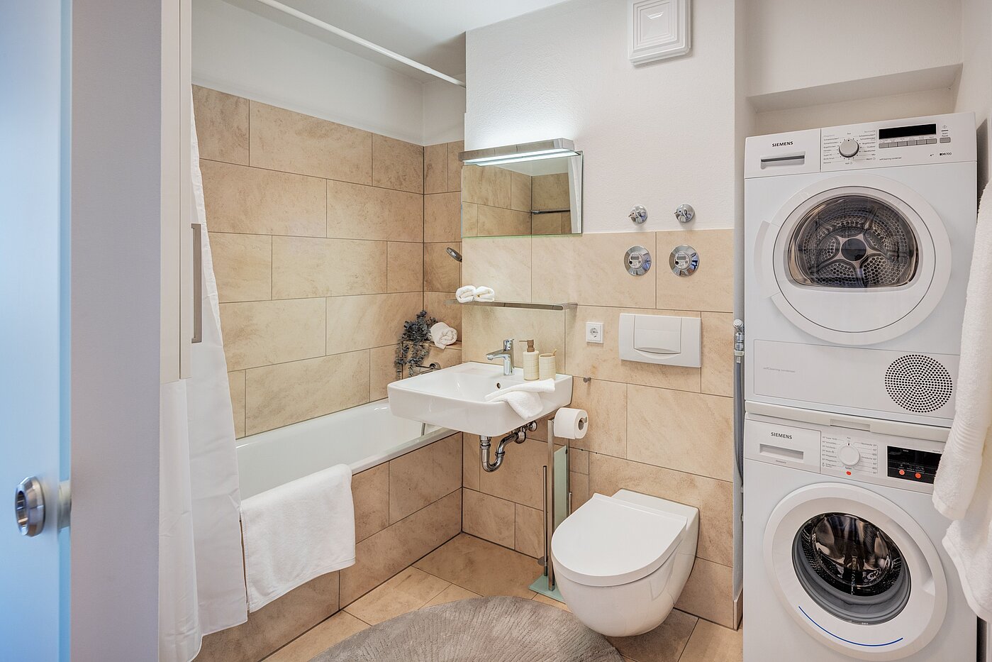Ploché s 3 Pokoje | München-Schwabing | 70299 | Bad
