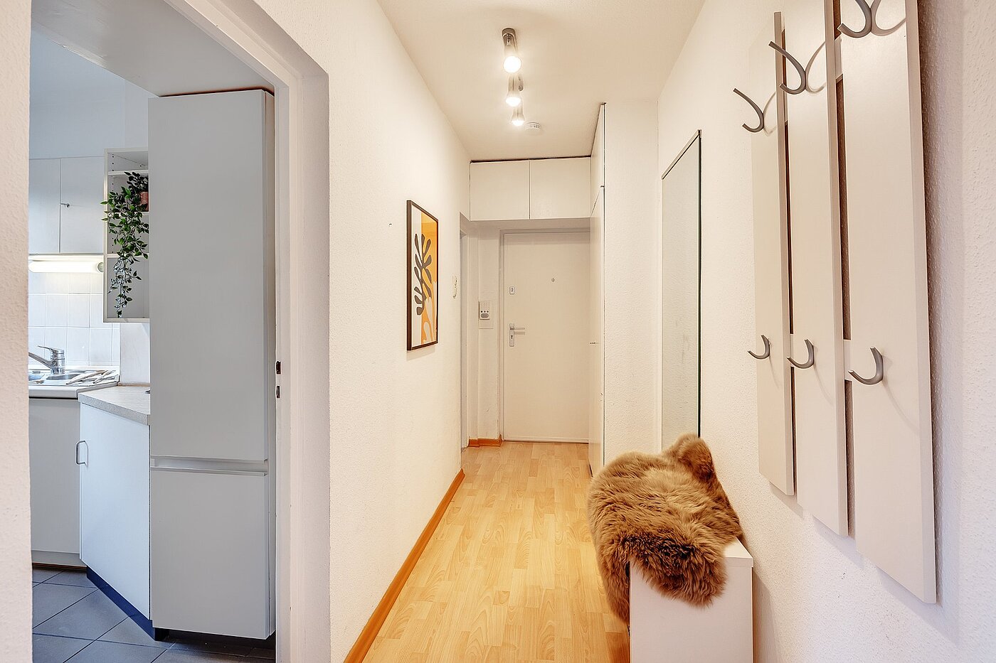 Płaski z 1.5 Pokoje | München-Schwabing | 2011ML3 | Flur mit Einbauschrank...