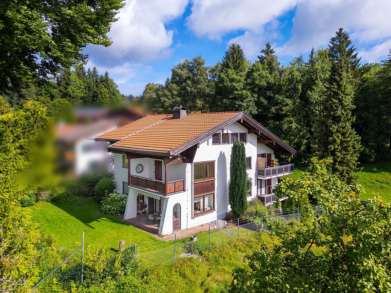 Mehrfamilienhaus s spletno stranjo . 10 Sobe | Bad Wiessee | 70212