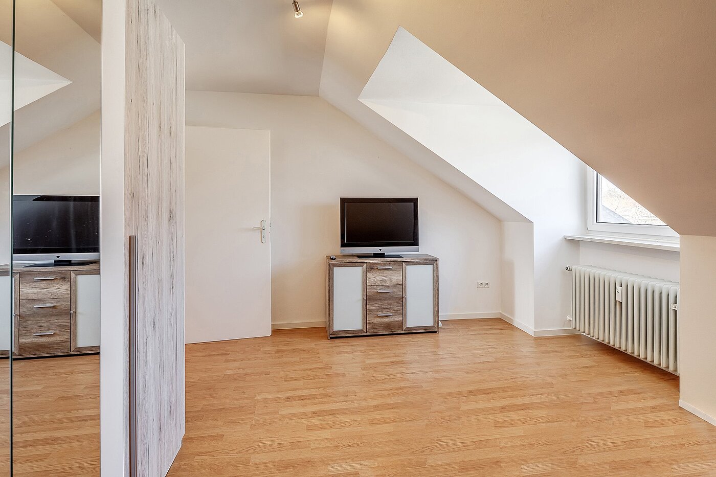 apartamento em prédio com 3 Zimmern | Karlsfeld | 2004ML5 | ...Schlafzimmer und...