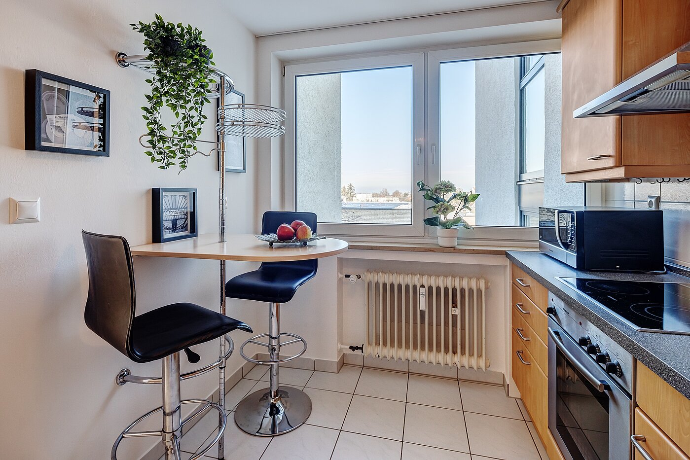 Ploché s 3.5 Izby | Haar | 2201ML5 | ...daneben liegender Küche