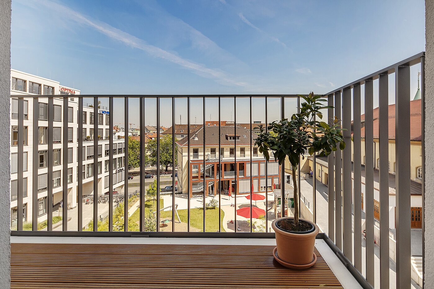 Ploché s 2 Izby | München-Maxvorstadt | 70023 | Balkon mit Morgensonne