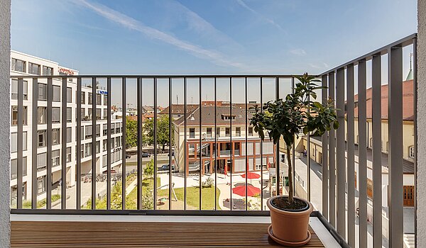 Lapos a  címen 2 Szobák | München-Maxvorstadt | 70023 | Balkon mit Morgensonne