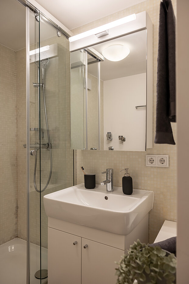 Lapos a  címen 2 Szobák | München-Solln | 70418 | Badezimmer...