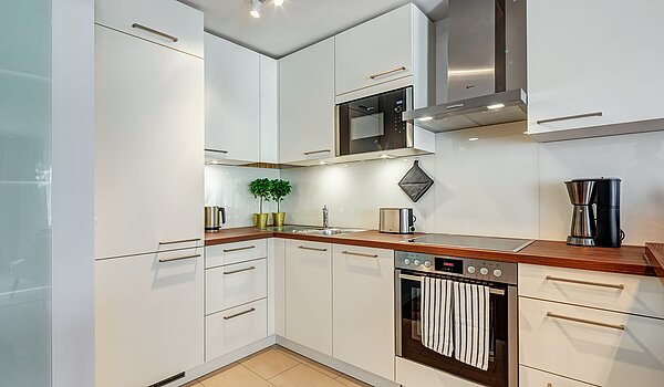 Lapos a  címen 2 Szobák | München-Schwabing | 70434 | ...hochwertiger Einbauküche...