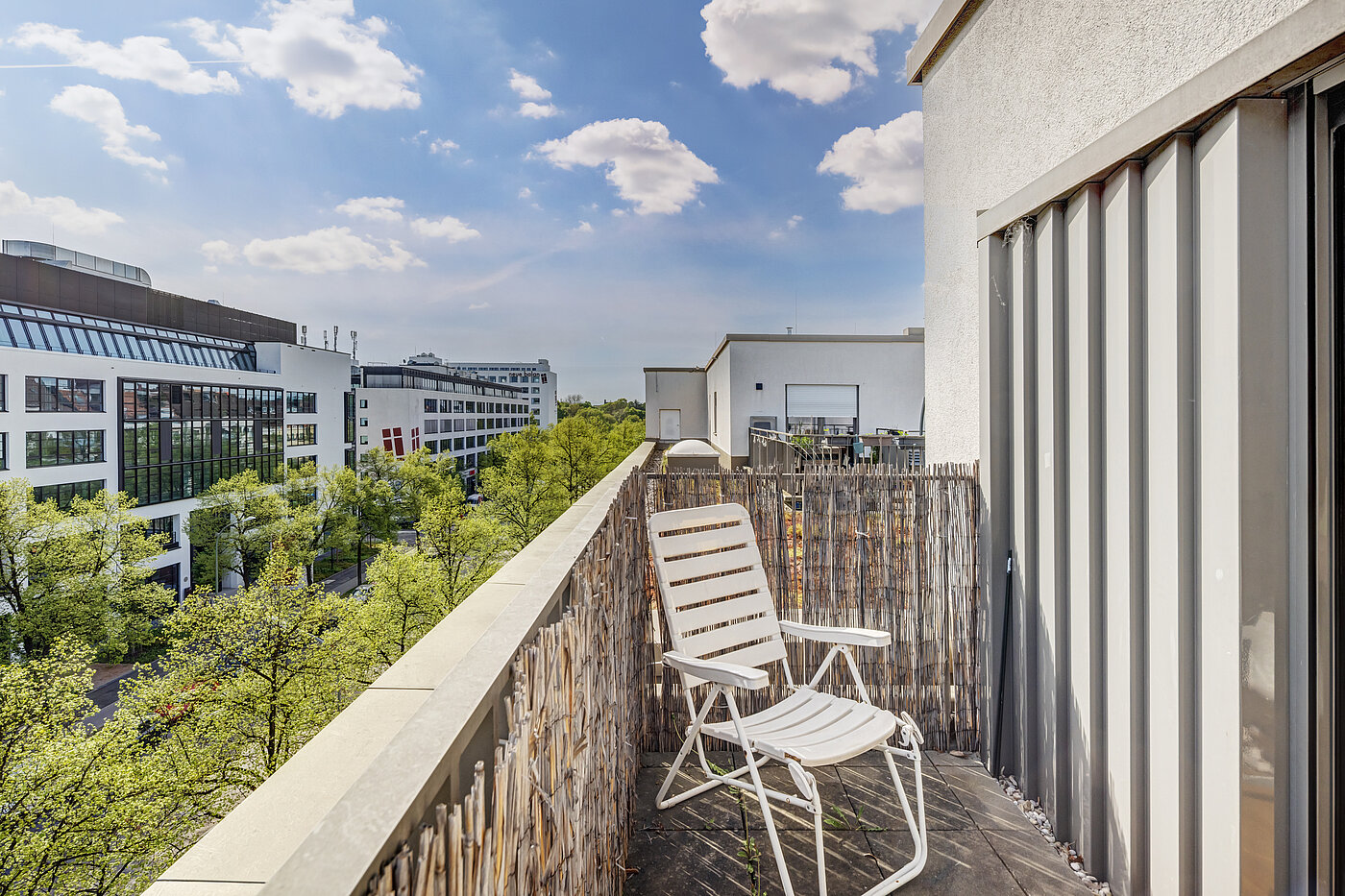 Ravna stran s spletno stranjo . 1 Soba | München-Ramersdorf | 70428 | Balkon