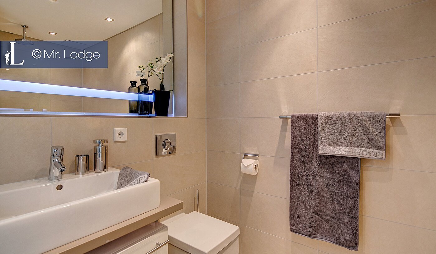 Lapos a  címen 1 Szoba | München-Bogenhausen | 1802ML4 | Modernes Badezimmer