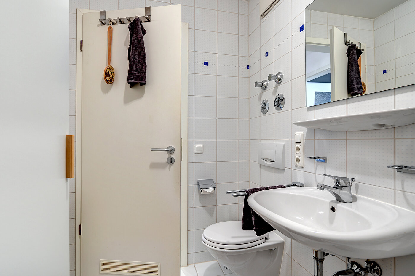 Lapos a  címen 2 Szobák | München-Neuhausen | 70440 | Badezimmer