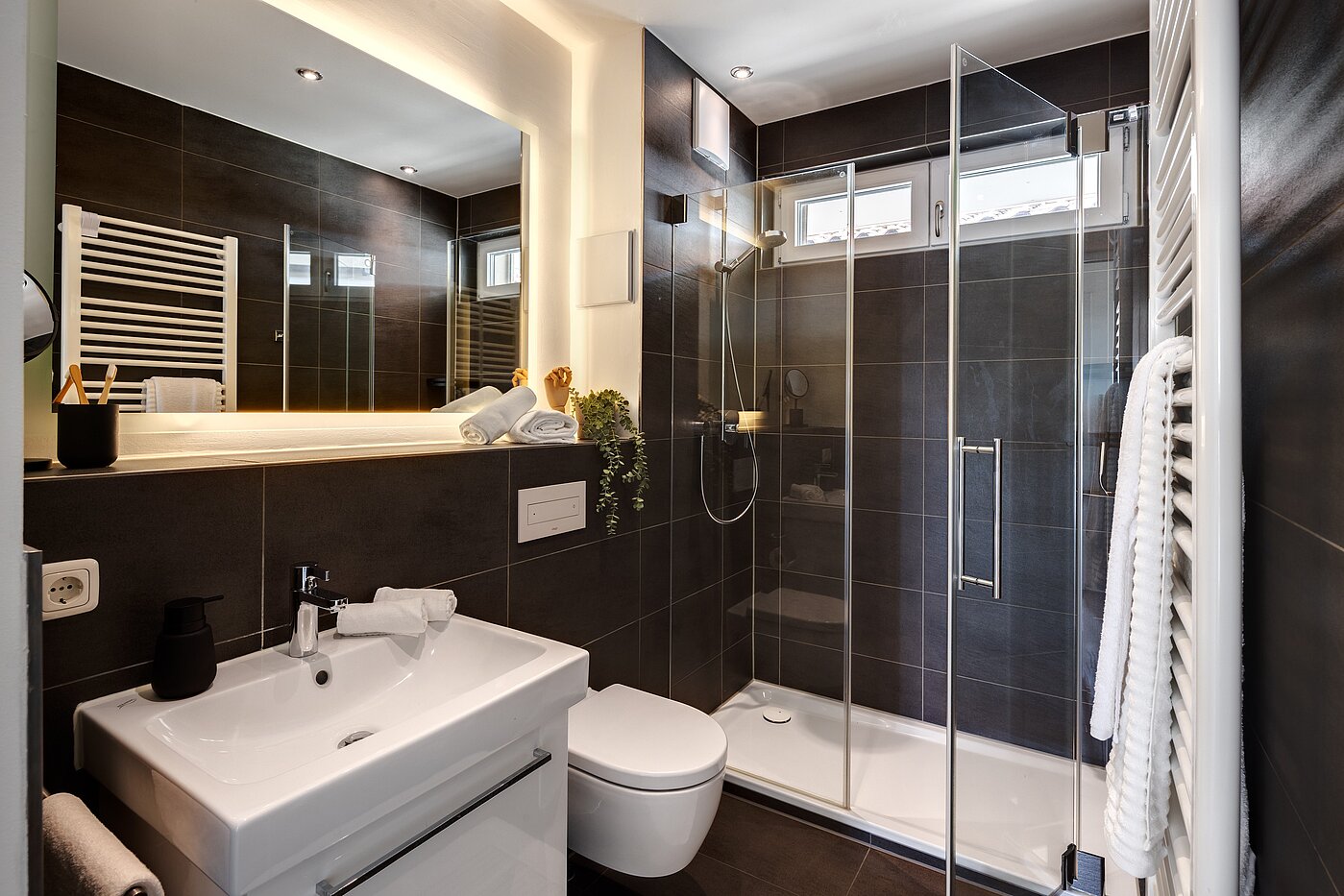 Penthouse med 3.5 Rum | München-Oberföhring | 70237 | ...mit En Suite Duschbad...