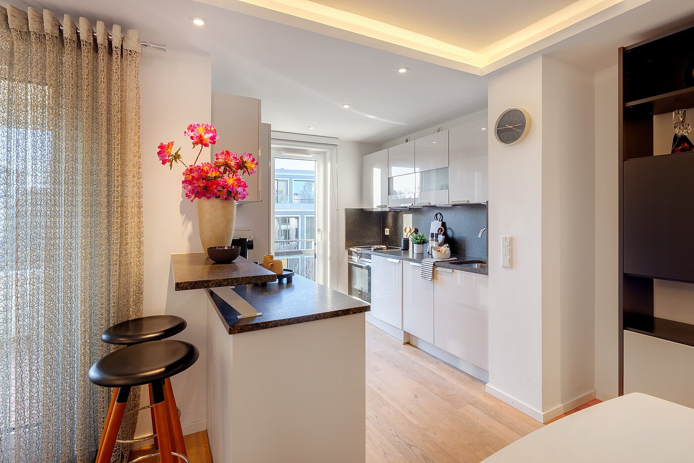 Płaski z 4 Pokoje | München-Bogenhausen | 70380 | Offene Küche mit Theke