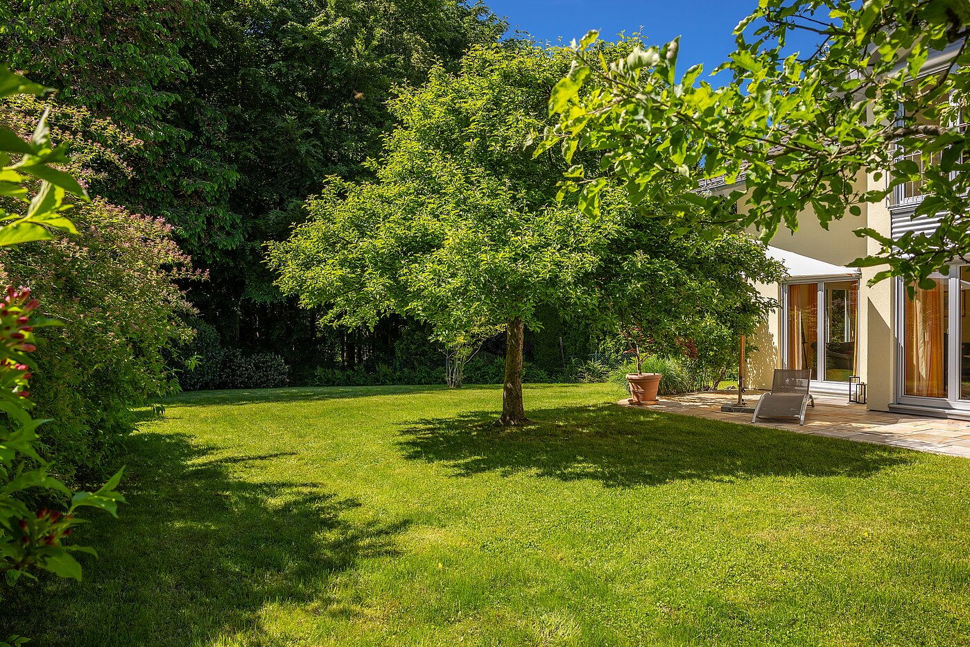 Samostojna hiša s spletno stranjo . 5 Sobe | Icking | 70438 | ...parkähnlicher Garten