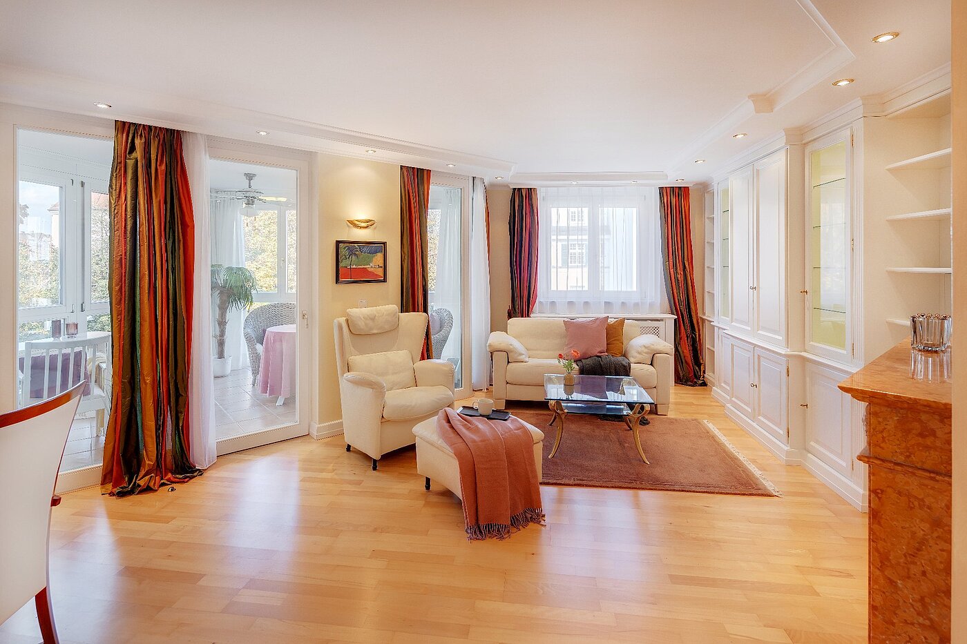 Lapos a  címen 2 Szobák | München-Sendling | 2010ML1 | ...Wohnbereich mit...