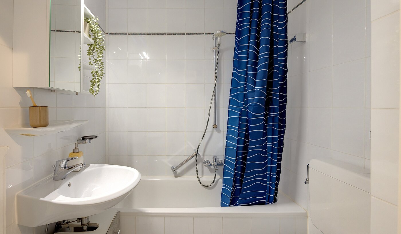 Apartment med 1 Værelse | München-Sendling-Westpark | 70395 | ...Wanne