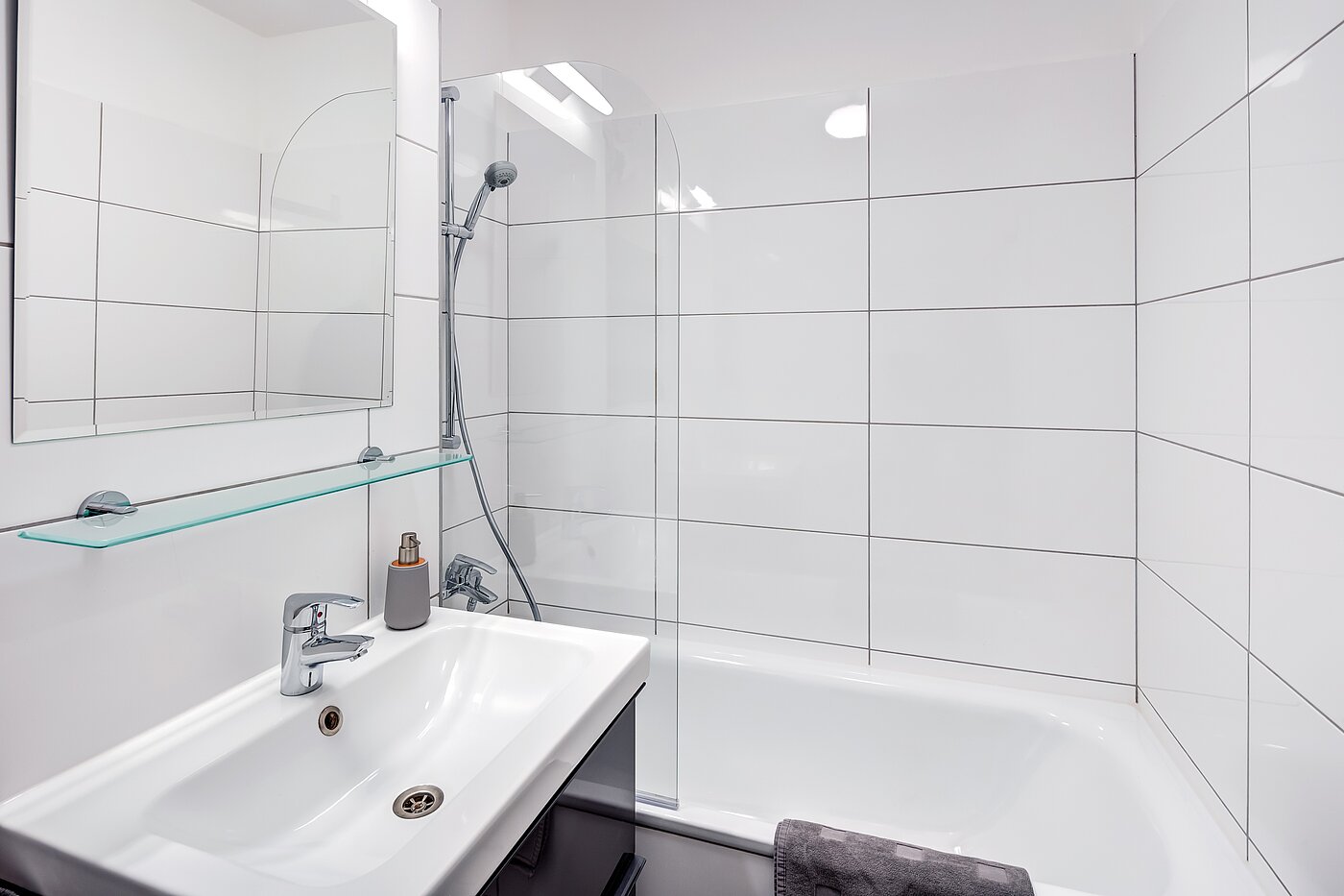 Επίπεδη με 1 Δωμάτιο | München-Ludwigsvorstadt | 70176 | ...mit Badewanne...