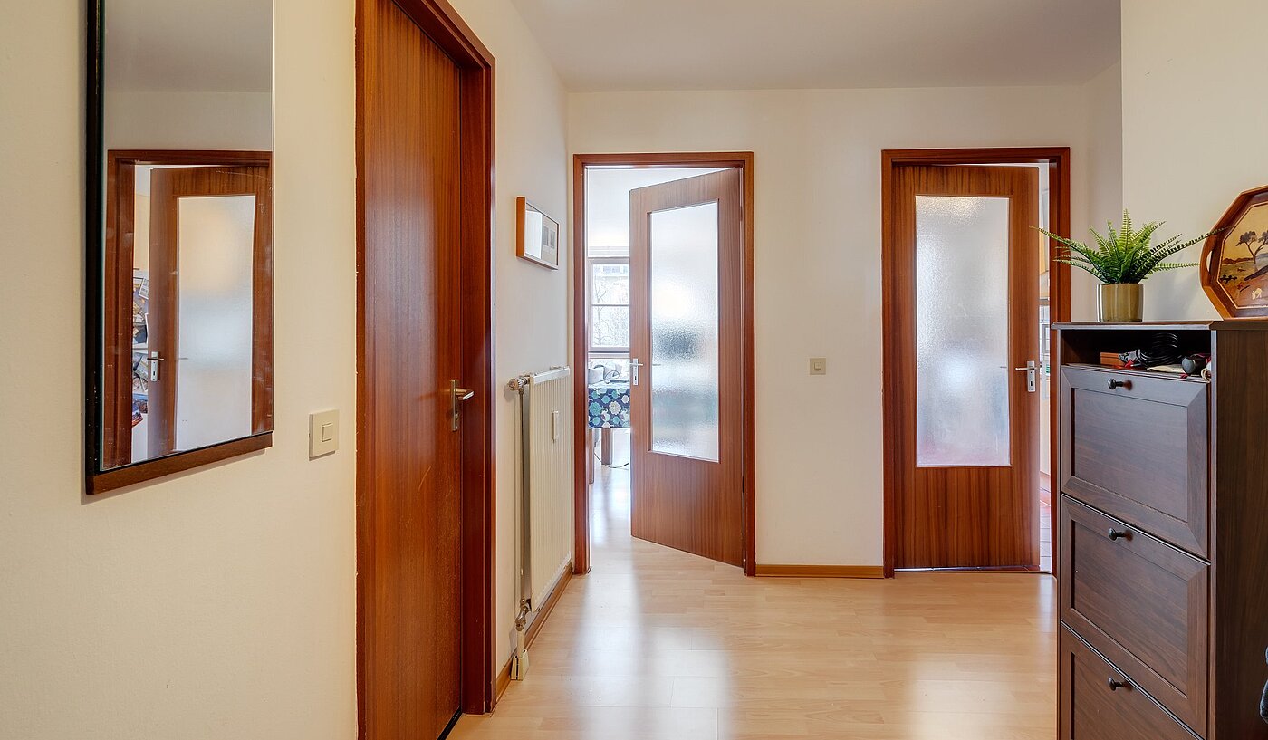 플랫 와 함께 2 객실 | München-Neuhausen | 2003ML5 | Geräumige Diele